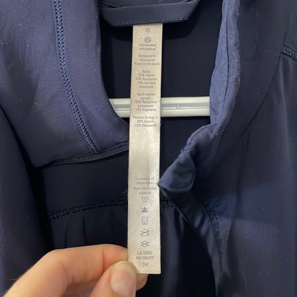 Lululemon Sweater/ Jacket. Size 6. Navy Blue - Picture 5 of 5